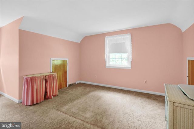 10 PEBBLEBROOK LN, Mohnton, PA 19540