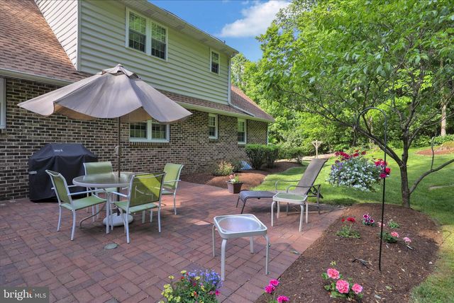 10 PEBBLEBROOK LN, Mohnton, PA 19540