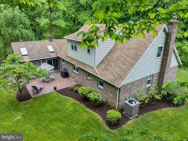 10 PEBBLEBROOK LN, Mohnton, PA 19540