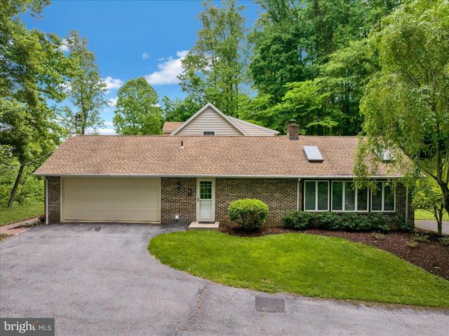10 PEBBLEBROOK LN, Mohnton, PA 19540