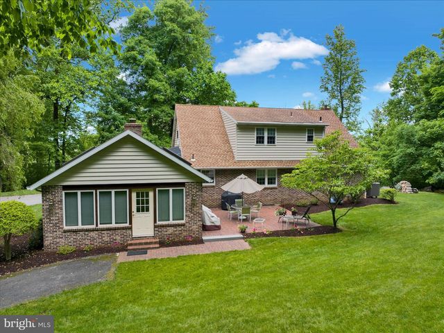10 PEBBLEBROOK LN, Mohnton, PA 19540