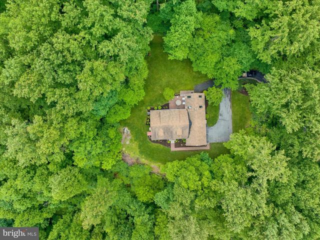 10 PEBBLEBROOK LN, Mohnton, PA 19540