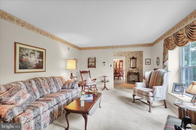 10 PEBBLEBROOK LN, Mohnton, PA 19540