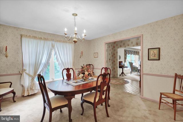 10 PEBBLEBROOK LN, Mohnton, PA 19540