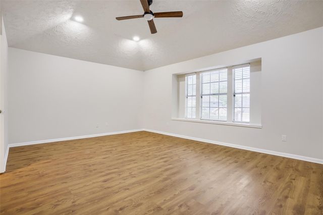13822 Dentwood Drive, Houston, TX 77014