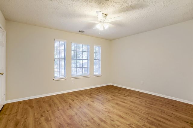 13822 Dentwood Drive, Houston, TX 77014