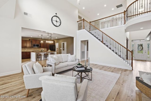 18701 Foxbough Glen Pl, Louisville, KY 40245