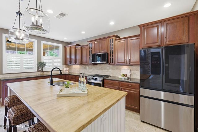 18701 Foxbough Glen Pl, Louisville, KY 40245