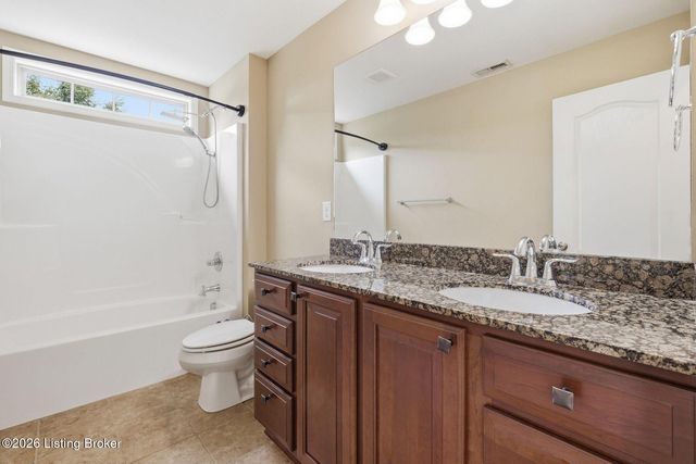 18701 Foxbough Glen Pl, Louisville, KY 40245