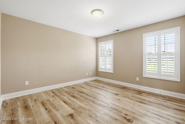 18701 Foxbough Glen Pl, Louisville, KY 40245