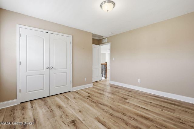 18701 Foxbough Glen Pl, Louisville, KY 40245