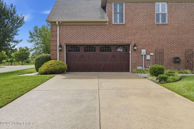 18701 Foxbough Glen Pl, Louisville, KY 40245