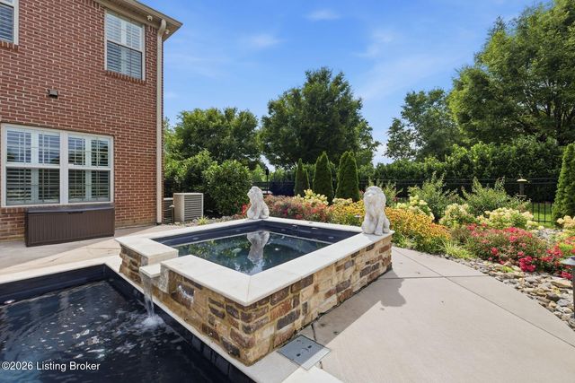 18701 Foxbough Glen Pl, Louisville, KY 40245