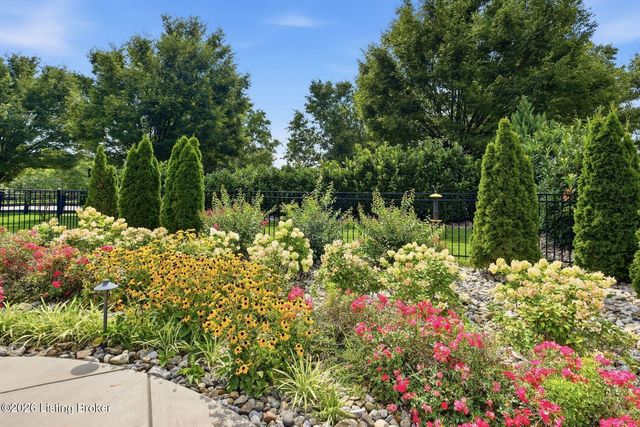 18701 Foxbough Glen Pl, Louisville, KY 40245