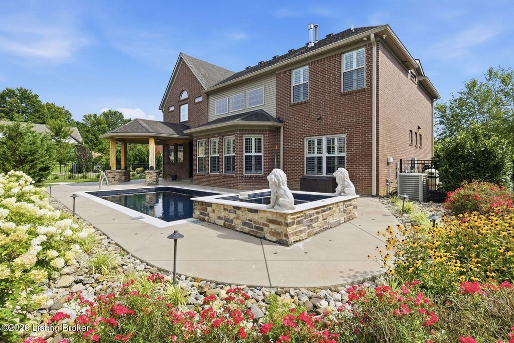 18701 Foxbough Glen Pl, Louisville, KY 40245