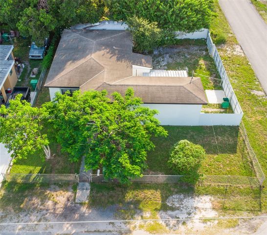 7190 NW 21st Ave, Miami, FL 33147