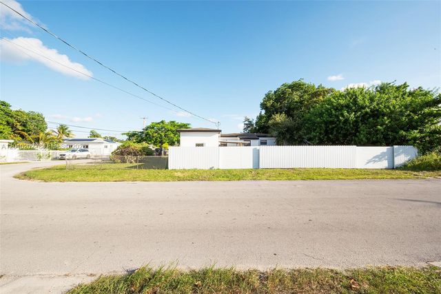 7190 NW 21st Ave, Miami, FL 33147