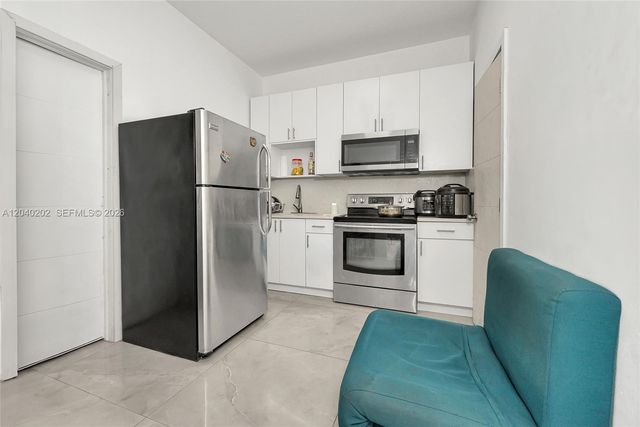 7190 NW 21st Ave, Miami, FL 33147
