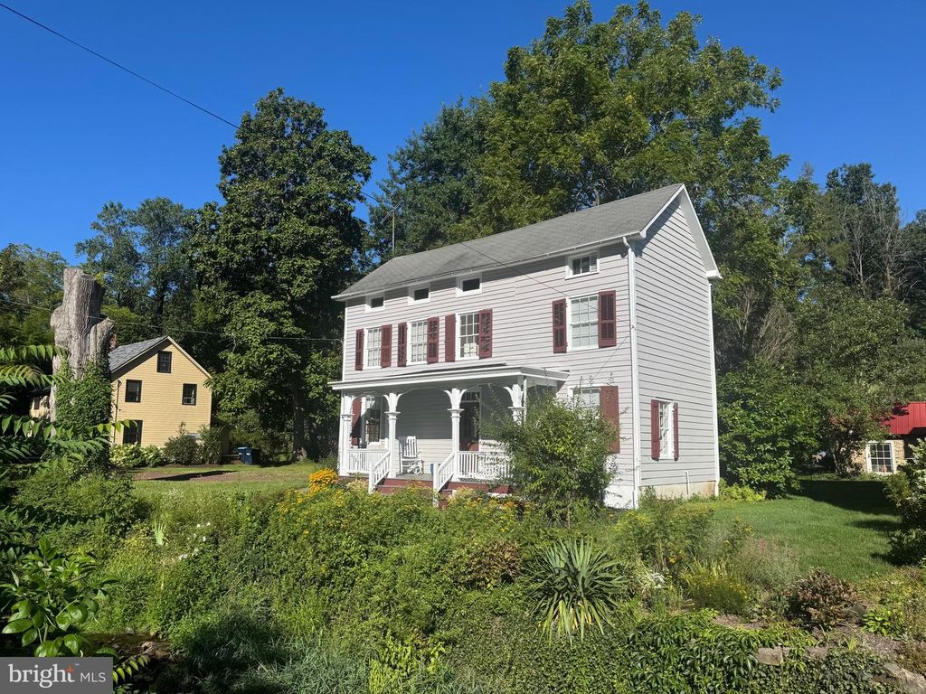 6169 CARVERSVILLE RD, Doylestown, PA 18902
