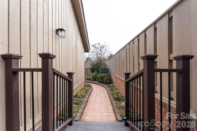 5018 Sunningdale Court, Charlotte, NC 28226