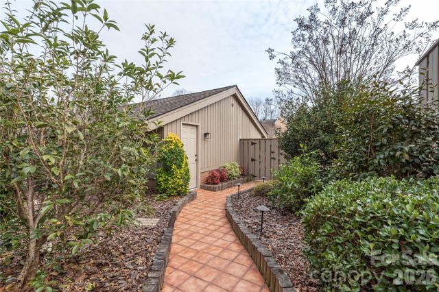 5018 Sunningdale Court, Charlotte, NC 28226