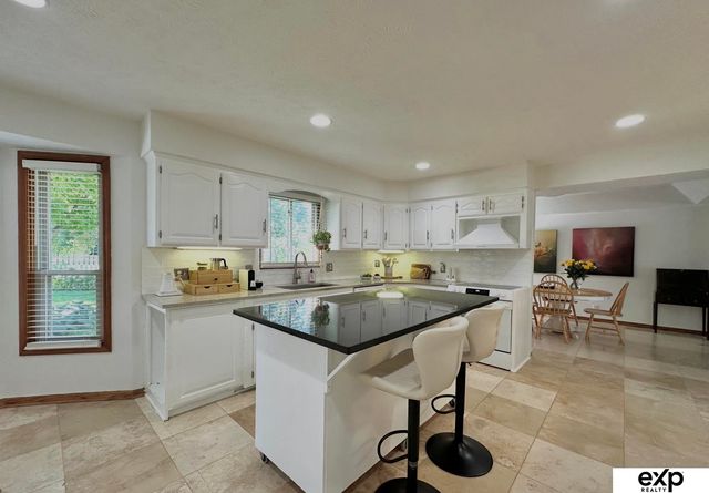 15911 Jackson Drive, Omaha, NE 68118