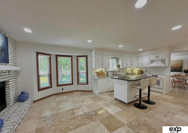 15911 Jackson Drive, Omaha, NE 68118