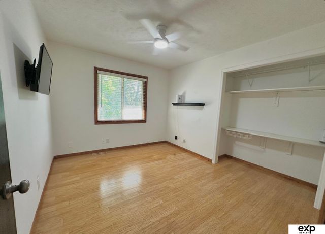 15911 Jackson Drive, Omaha, NE 68118