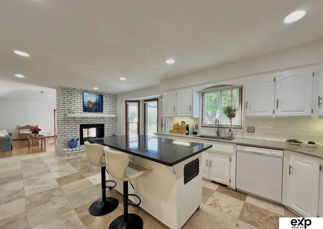 15911 Jackson Drive, Omaha, NE 68118