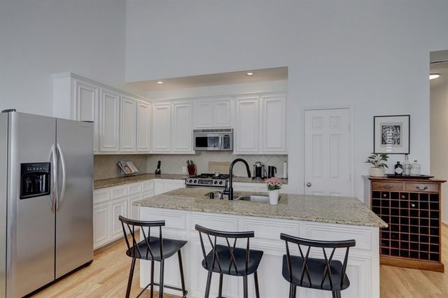 1237 W 17th Street, Houston, TX 77008