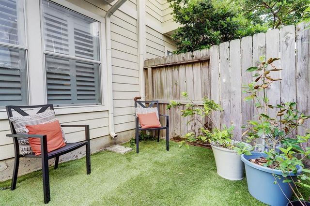 1237 W 17th Street, Houston, TX 77008