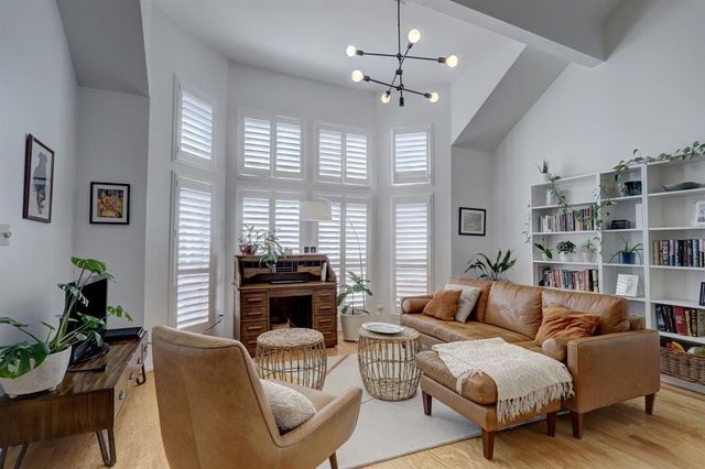 1237 W 17th Street, Houston, TX 77008