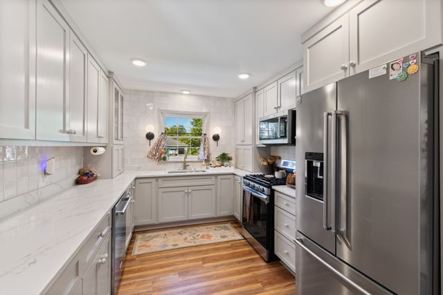 119 Louise Dr, Dickson, TN 37055