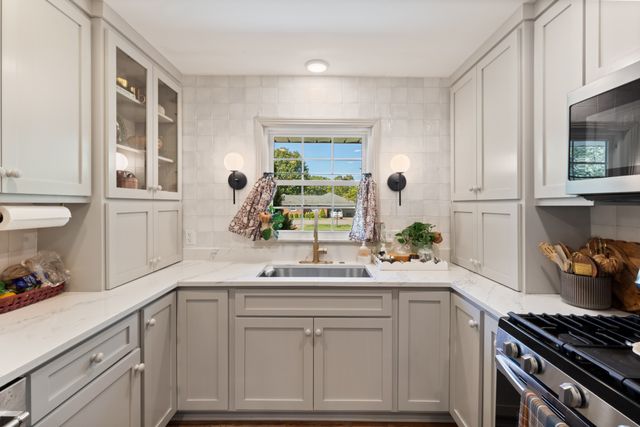 119 Louise Dr, Dickson, TN 37055