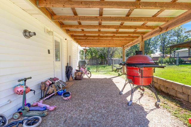 119 Louise Dr, Dickson, TN 37055