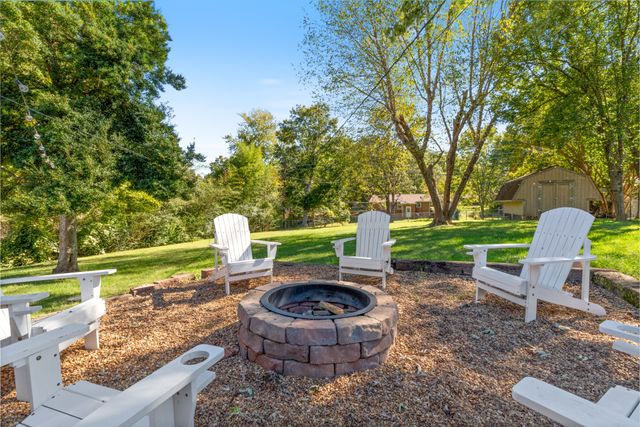 119 Louise Dr, Dickson, TN 37055