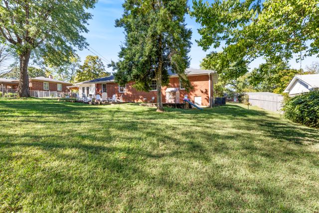 119 Louise Dr, Dickson, TN 37055