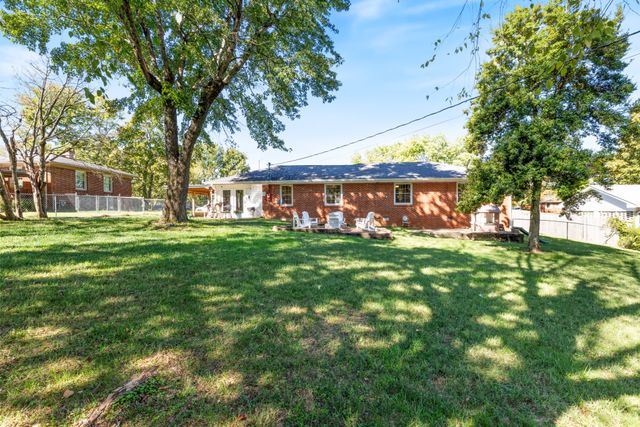 119 Louise Dr, Dickson, TN 37055