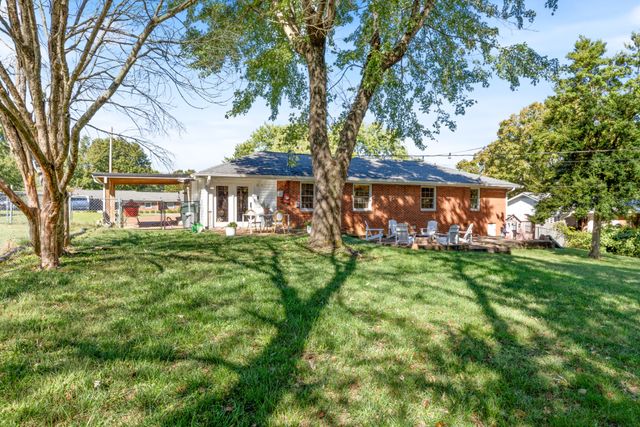 119 Louise Dr, Dickson, TN 37055