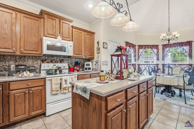 100 Constance Court, Perry, GA 31069