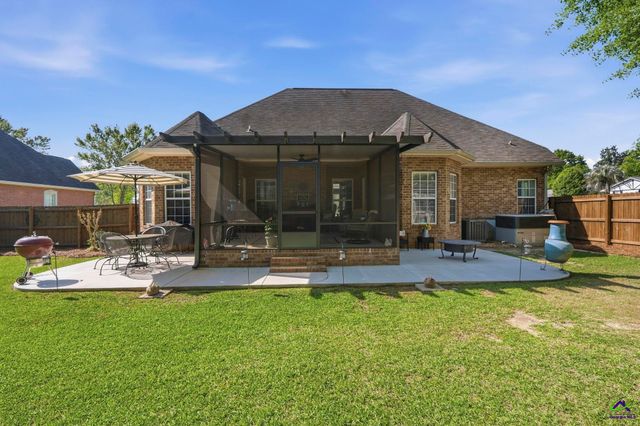 100 Constance Court, Perry, GA 31069