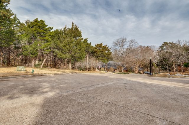 807 Laurel Hills Court, Cedar Hill, TX 75104