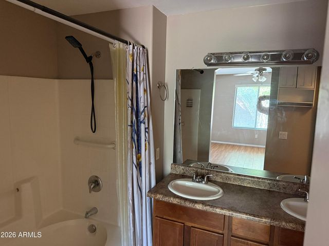 816 W Mid Way Street, Coolidge, AZ 85128