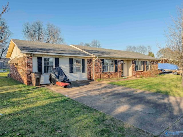 316 SW Clearview Street, Decatur, AL 35601