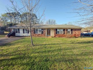 316 SW Clearview Street, Decatur, AL 35601