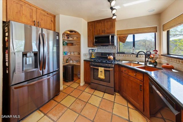 9060 Yucca Hills Road, Agua Dulce, CA 91390