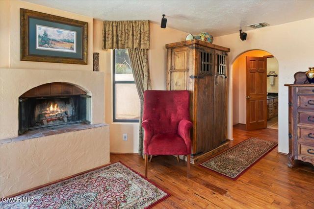 9060 Yucca Hills Road, Agua Dulce, CA 91390