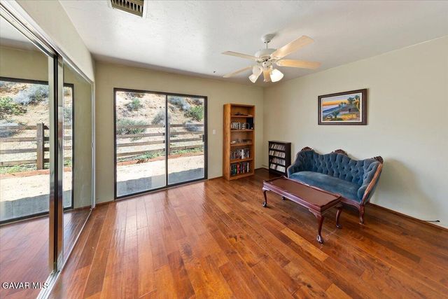 9060 Yucca Hills Road, Agua Dulce, CA 91390