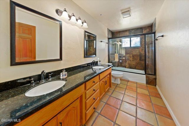 9060 Yucca Hills Road, Agua Dulce, CA 91390
