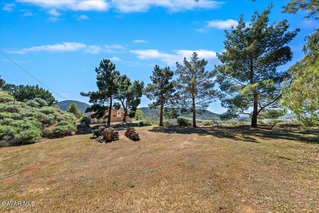 9060 Yucca Hills Road, Agua Dulce, CA 91390